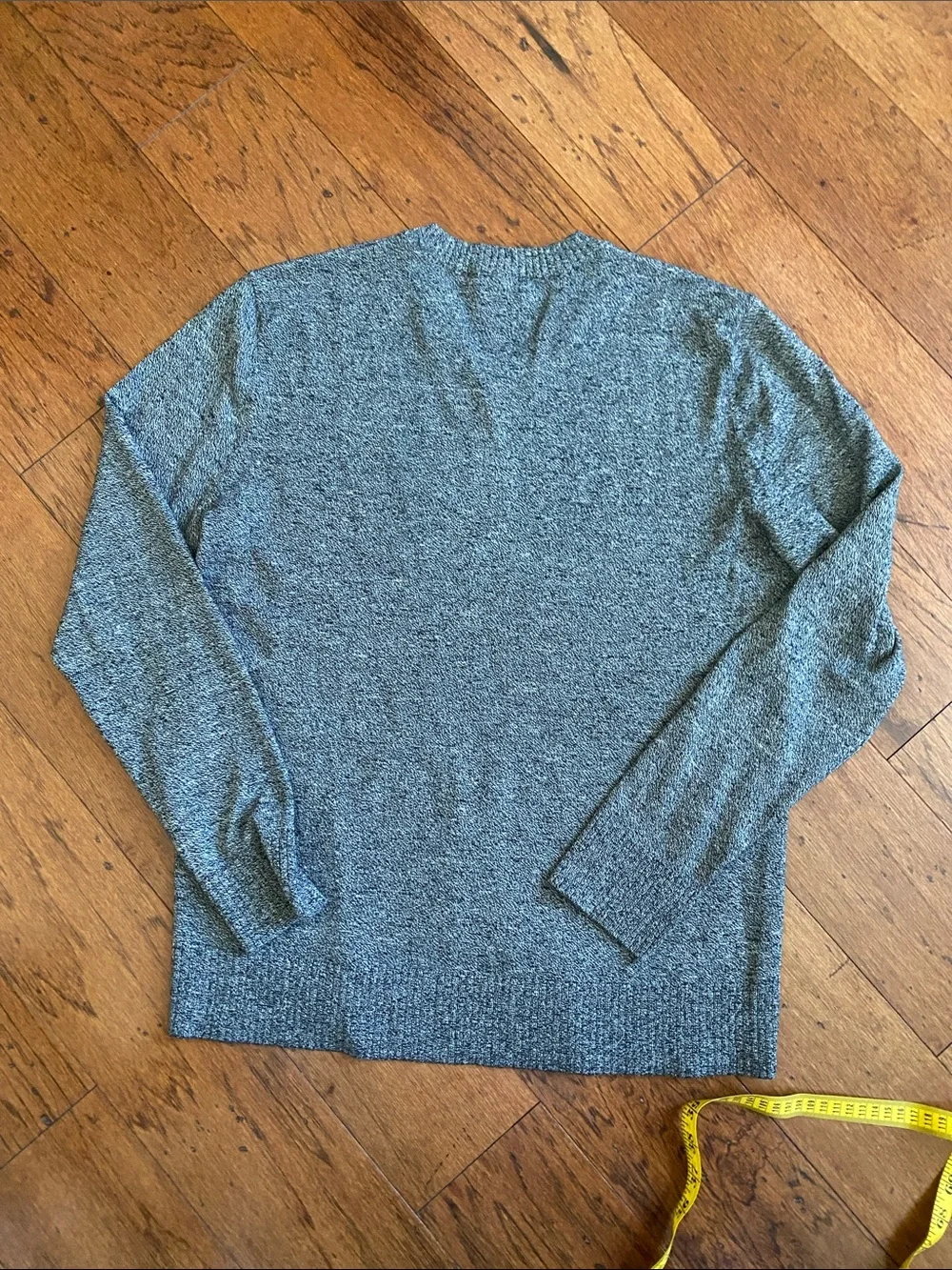 Men’s Smart Wool v-neck sweater- medium
